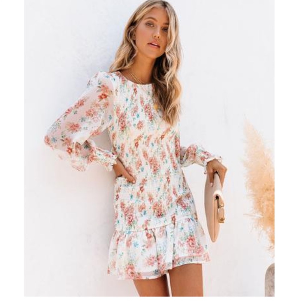 Regan floral smocked ruffle dress 💖 🌸